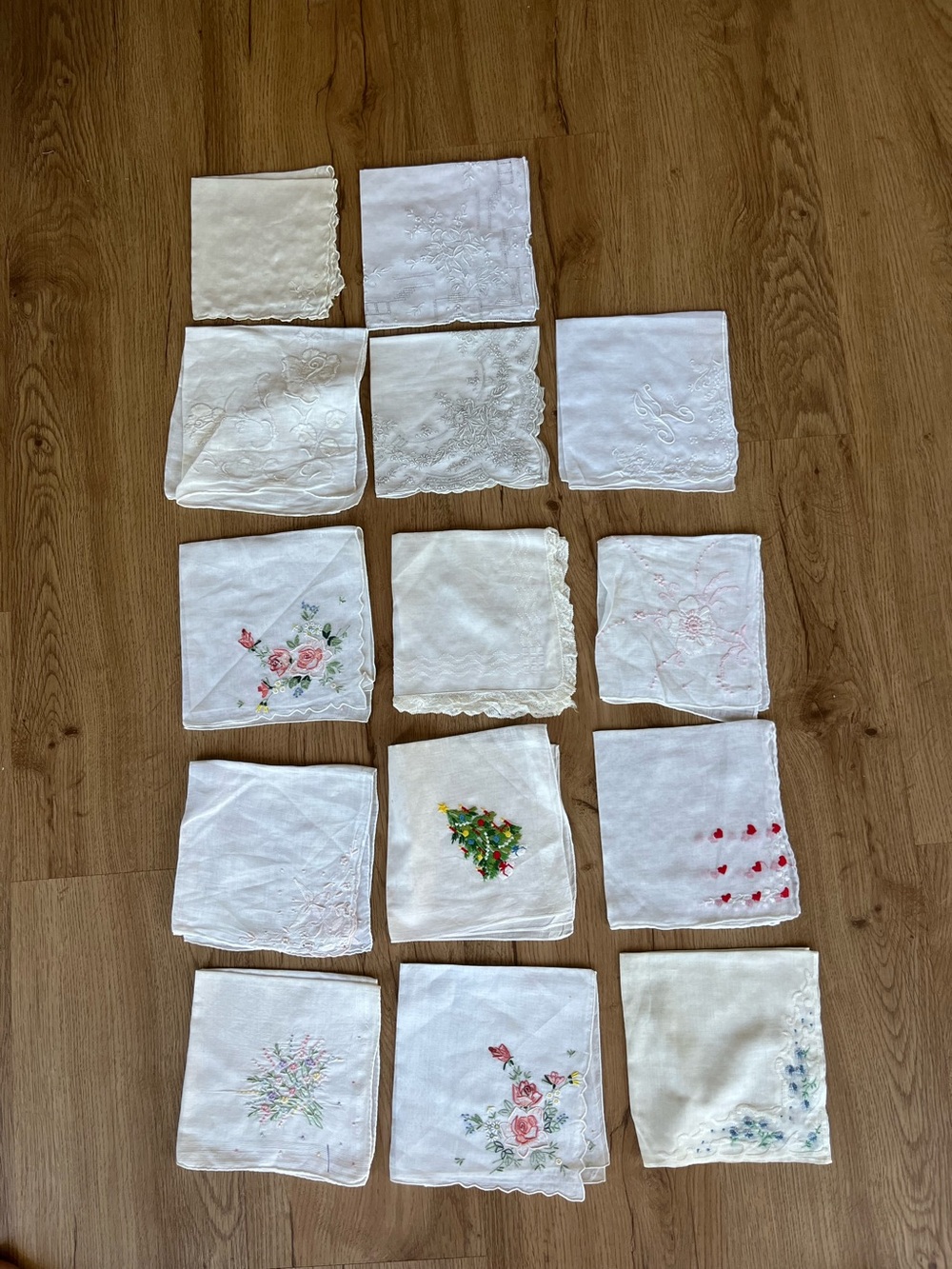 Handkerchiefs vintage , 14 beautiful and stunning pieces